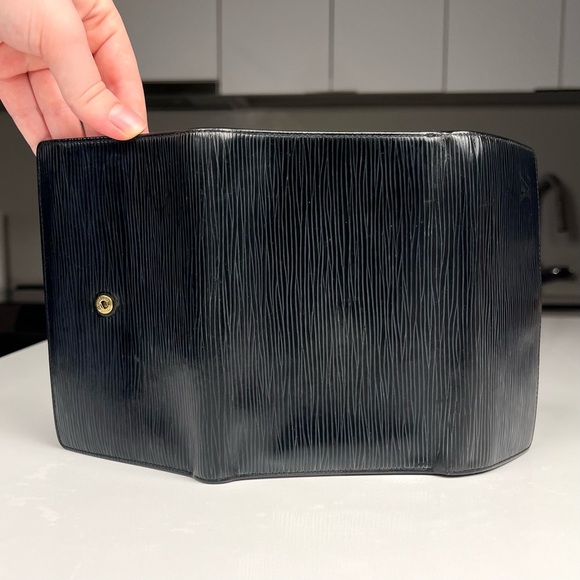 Louis Vuitton Epi Sarah wallet - Picture 2 of 10